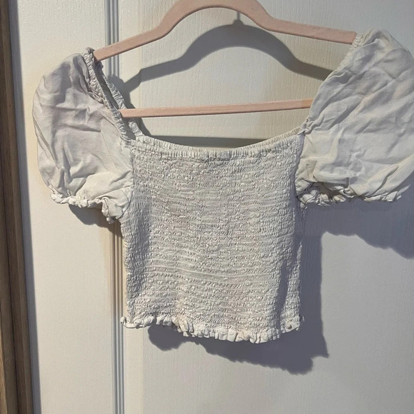 Love tree sz small off shoulder crop top. White with non functioning buttons. - Picture 4 of 6